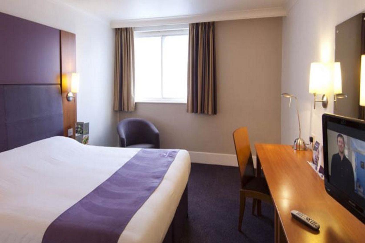 Premier Inn Nottingham Arena Экстерьер фото